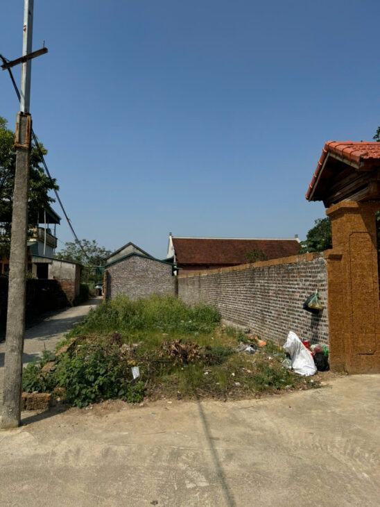 BÁN LÔ ĐẤT YÊN MỸ – CÓ SÂN RỘNG TRƯỚC NHÀ – GIÁ TỐT Diện tích: 100,4m²