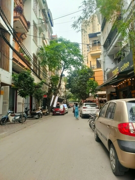 BÁN NHÀ PHÂN LÔ HOÀNG QUỐC VIỆT, ÔTÔ TRÁNH, KINH DOANH, 2 MẶT THOÁNG, DT 65M2, GIÁ 16 TỶ 750