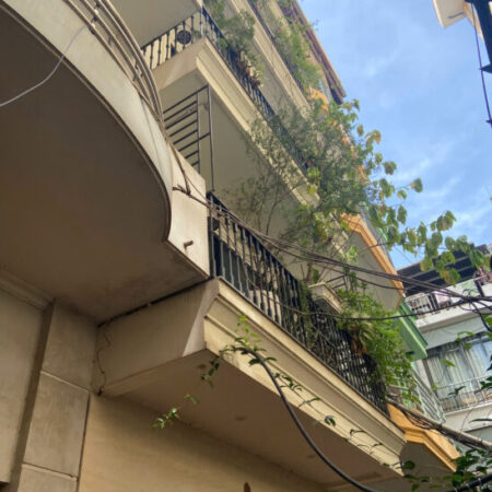 Cần bán nhà phố Quần Ngựa, Ba Đình, ô tô đỗ cửa, thoáng trước sau, 58m, 4 tầng, 16.4 tỷ.