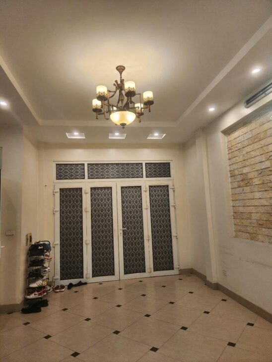 MẶT NGÕ TAM TRINH – NGÕ TO ÔTÔ TRÁNH, VÀO NHÀ – CÓ Ô CHỜ THANG MÁY – GIÁ 30 TỶ