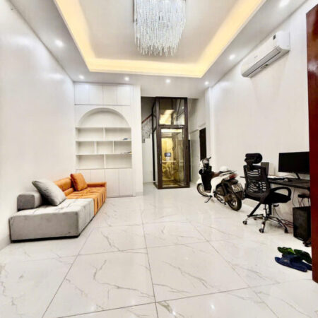 PHỐ NGUYỄN CAO Ô TÔ ĐỖ CỬA GIÁ NHỈNH 12 TỶ