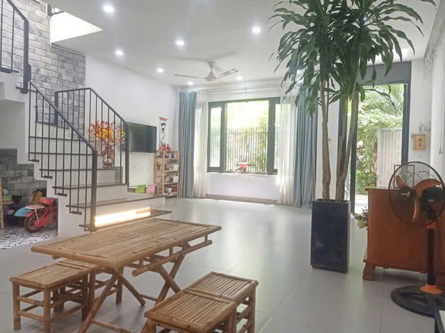 Bán nhà cách mặt tiền vườn lài 30m2, phường an phú đông, q12, nhà thông thoáng sạch sẽ, sổ vuông,