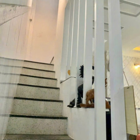 Bán Nhà Phường Ngọc Hiệp gần Cầu Hộ Phương Sài dt 50,4m2 Giá: 2 tỷ 650 triệu lh e Bích