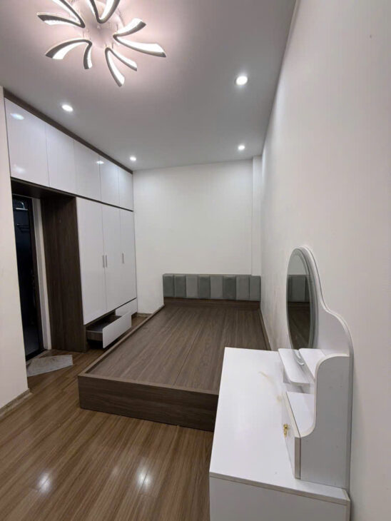 Nhà riêng sát phố, công viên, đẹp và hiếm, trung tâm quận Hai Bà Trưng, 28m2, 4 tầng, 3 ngủ, giá