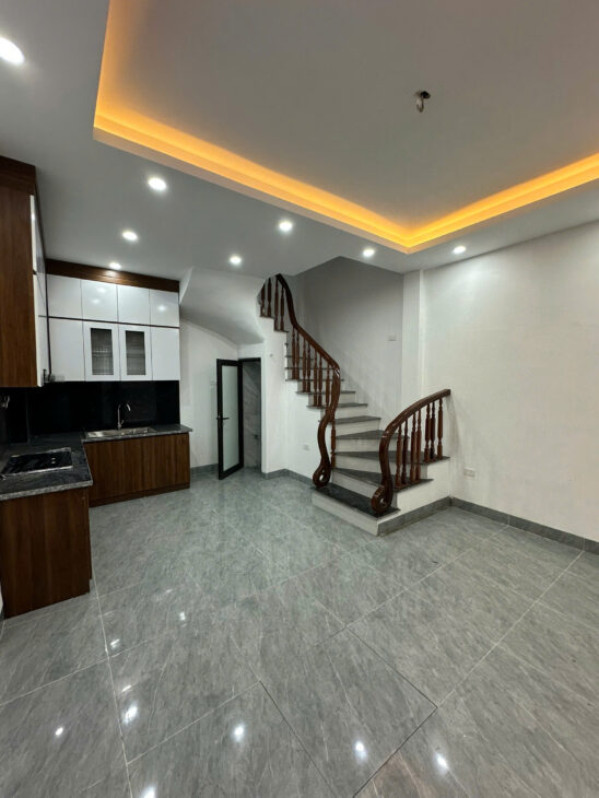 Bán Nhà Thanh Am – Long Biên DT 40m2 x 5 Tầng x MT 4,3m Nở Hậu, , ÔTô Đỗ Cổng, Tiện Ích Xung Quanh