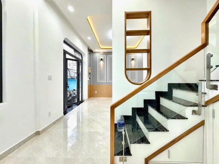 ???? BÁN NHÀ 3 TẦNG GIÁ TỐT – GIÁP THỦ ĐỨC – 80M² THỔ CƯ ???? CƠ HỘI SỞ HỮU NHÀ PHỐ GIÁ MỀM TẠI TRUNG