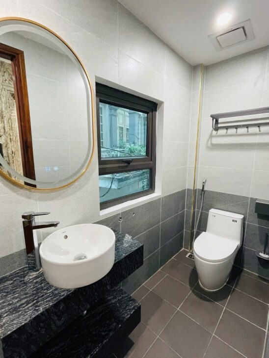 LÔ GÓC ĐÀO TẤN – NGÕ THÔNG ÔTÔ – 7 TẦNG THANG MÁY – GIÁ 20 TỶ