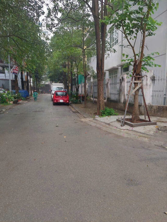 CHỦ CẦN BÁN CĂN NHÀ 5 TÂNG QUỐC LỘ 21 BA LA HÀ ĐÔNG HÀ NỘI