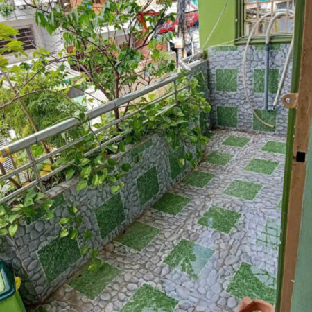 hạ giá còn 4,9 tỉ