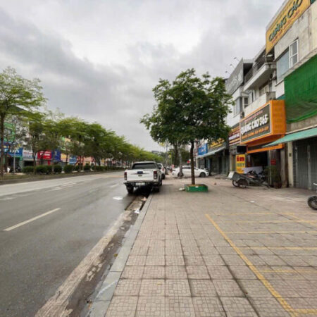 mặt phố Đống Đa,31 tỷ,80m2,mt5m,phân lô ,vỉa hè,kinh doanh sầm uất,sổ vuông A4