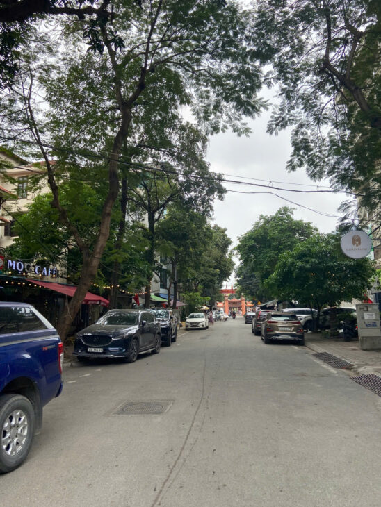 Tòa 7 tầng thang máy phố Lạc Long Quân, Tây Hồ, mặt ngõ ô tô dừng đỗ, kdoanh, 68m, 21.5 tỷ