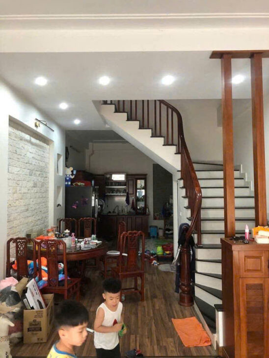 CHỦ CẦN BÁN CĂN NHÀ 5 TÂNG QUỐC LỘ 21 BA LA HÀ ĐÔNG HÀ NỘI