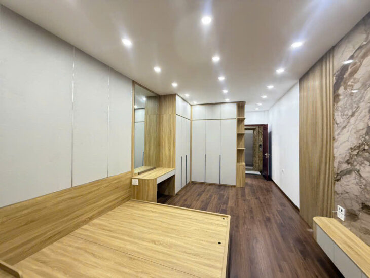 Nhà 5 tầng thang máy mặt ngõ kinh doanh phố Đội Cấn, Ba Đình, hai thoáng, 38m, 9.5 tỷ