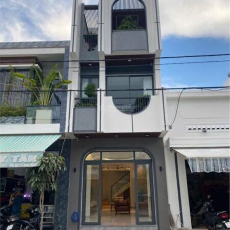 Nhà mới Đất Lành Vĩnh Thái gần FPT – Đường 13m song song Phong Châu – Giá 4,5 tỷ thương lượng Nhà mới Đất Lành Vĩnh Thái gần FPT – Đường 13m song song Phong Châu – Giá 4,5 tỷ thương lượng