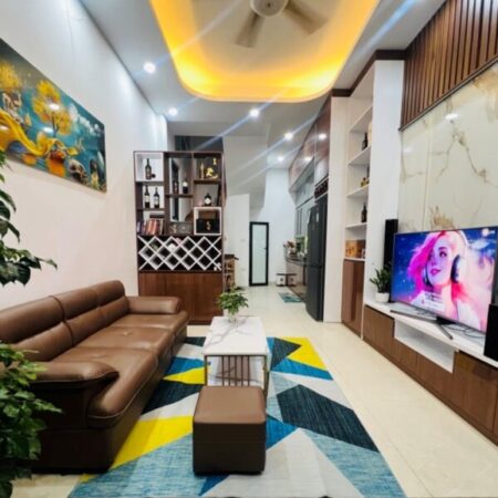 BÁN NHÀ KIM GIANG, THANH TRÌ, Ô TÔ ĐỖ CỔNG, GẦN PHỐ, MỚI ĐẸP Ở NGAY, SD 37M2, 7.4TỶ(CTL)