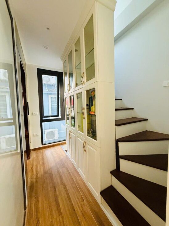 Bán nhà Thanh Nhàn, 1 nhà ra phố, thang máy, nhà 6 tầng đẹp ở luôn, 12 tỷ