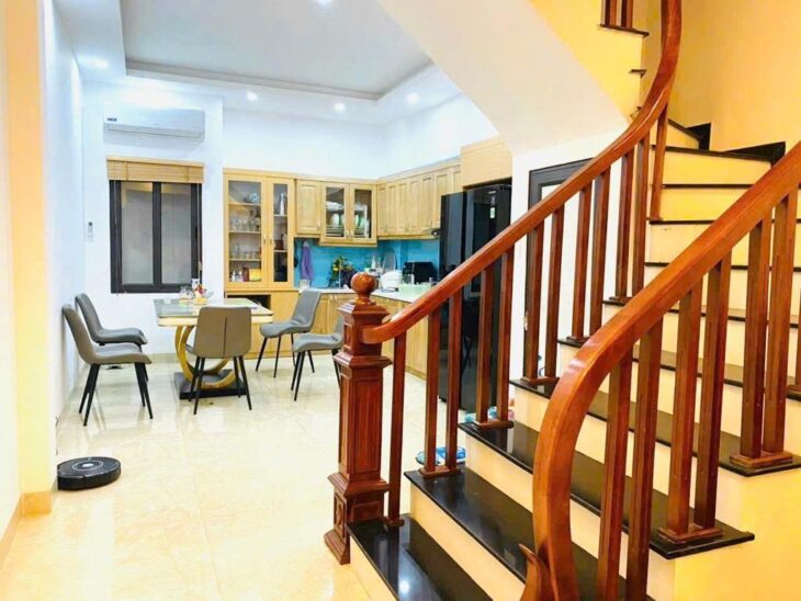 Bán nhà Định Công Thượng, ngõ nông gần phố ,10m ra ô tô, 41m2, 8.6 Tỷ