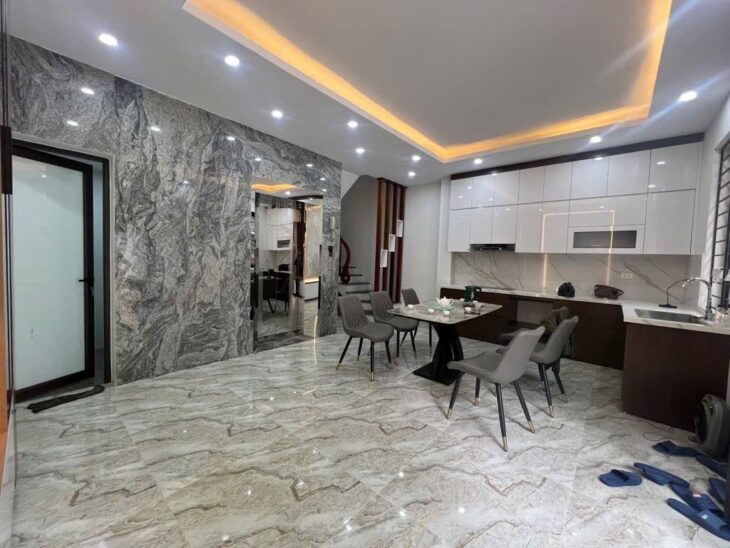 Bán nhà Giảng Võ 51m², Mặt Tiền 6.2m, 7 Tầng Thang Máy, Kinh Doanh Vip