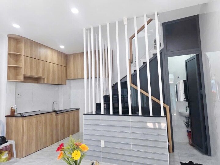 Nhà góc mới 3 tầng sát đường Nguyễn Duy P12Q8. Giá: 3.6 tỷ TL