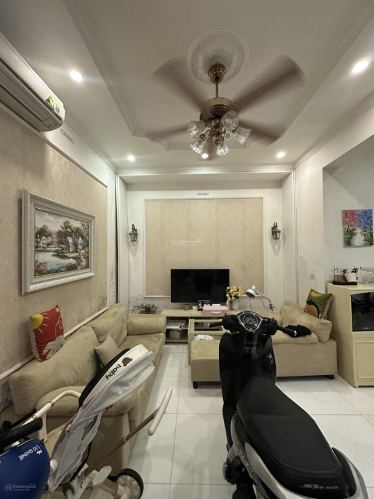 Nhà nguyên căn góc 4pn, 50m2, full đồ, có giảm mạnh cho người thuê lâu ở lâu dài