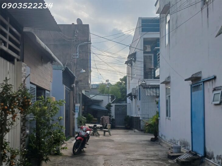 Bán nhà mặt phố tại Võ Văn Hát, 2,6 tỷ, 56 m2, giá tốt Hot!