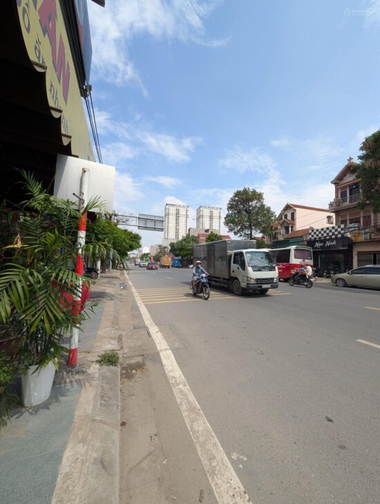 Siêu khủng! Nhà phố Đức Thượng – Trục chính xe tải chạy đánh võng, chỉ 5 tỷ – nhanh kẻo lỡ!