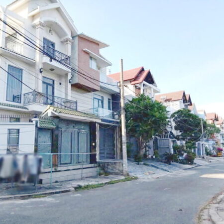 Biệt thự KDC Ấp 5 Phong Phú, giáp ranh BX Q8