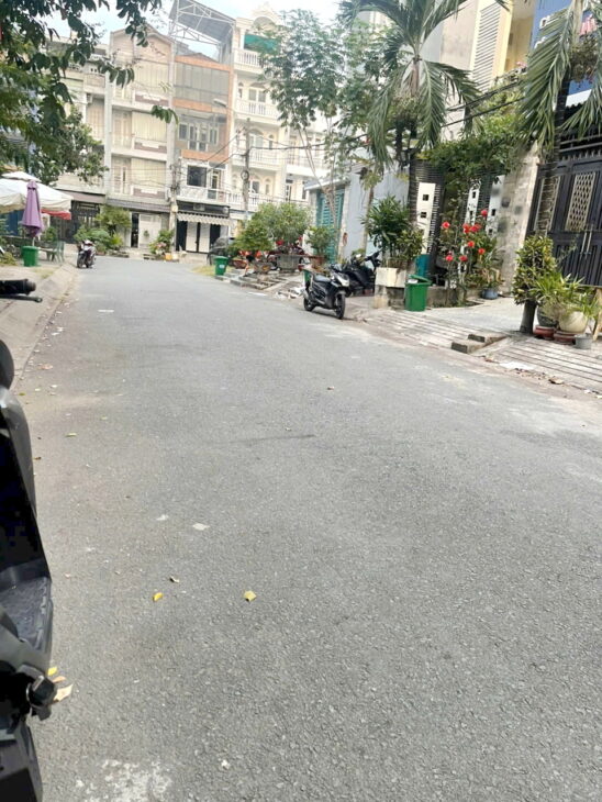 Bán đất nền thuộc KDC phong phú 5 B/C, ngay bến xe Q8