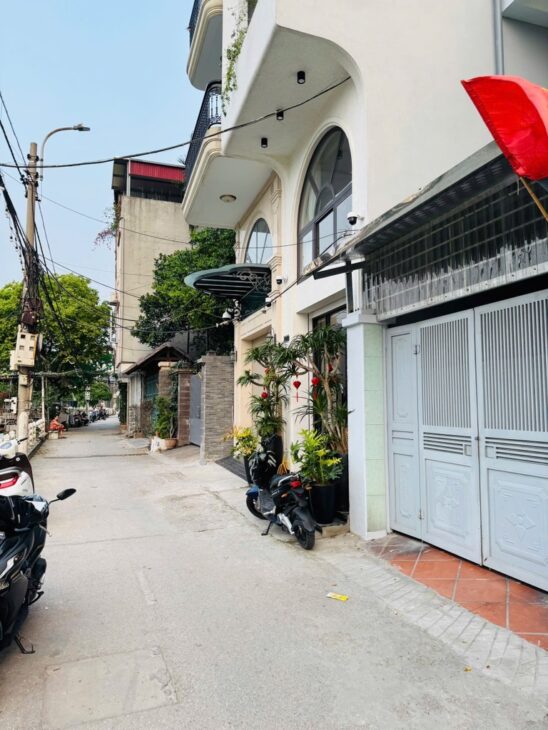 BÁN NHÀ BỒ ĐỀ 21 tỷ 82m VIEW HỒ KINH DOANH Ở PHÙ HỢP,LONG BIÊN HÀ NỘI