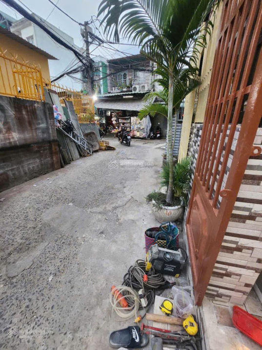 Bán nhà mặt tiền 3 tầng đúc kiên cố đường nhựa tại Mễ Cốc, 4,58 tỷ, 44m2, 4PN, 3WC cực chất