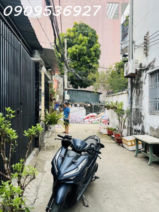 BÁN GẤP NHÀ KHU TÊN LỬA, BÌNH TRỊ ĐÔNG B, BÌNH TÂN – DIỆN TÍCH 82M² – 2 TẦNG – XE HƠI VÀO NHÀ – GIÁ