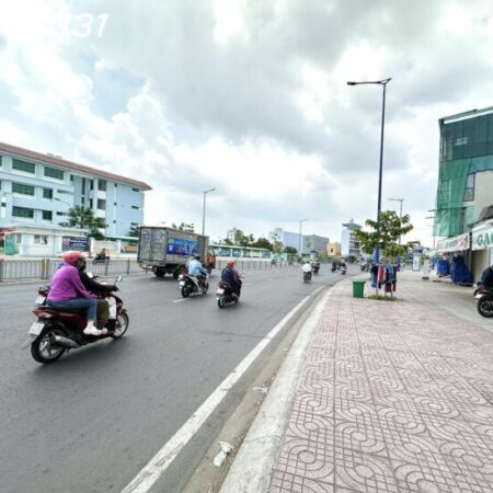 BÁN NHÀ MẶT TIỀN TÊN LỬA – NGANG KHỦNG 6.6M – 3 TẦNG MỚI – THUÊ 30TR/TH – GIÁ CHỈ 12.5 TỶ