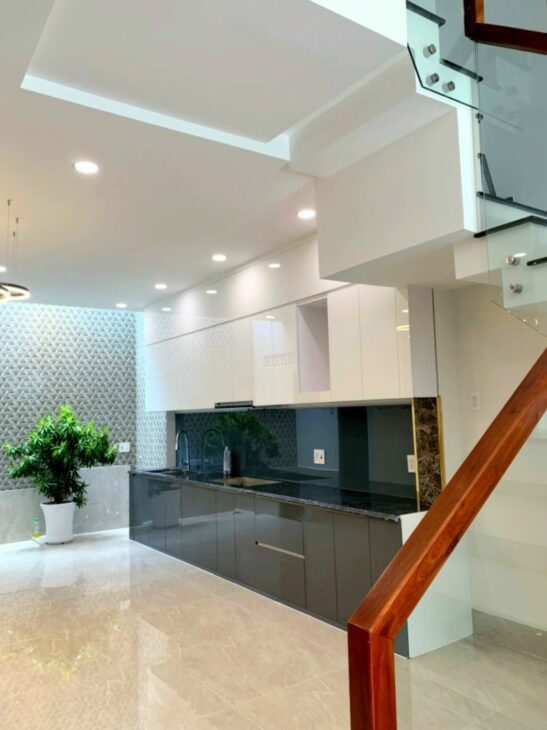 Bán nhà 4 tầng, 90m², 4PN, 5WC, Q.2, 8.2 tỷ, sổ hồng