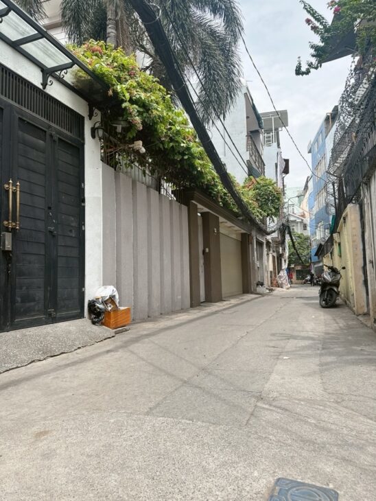 ???? Bán nhà mới đẹp 3 tầng Phú Nhuận 49m² – Hẻm xe hơi – Giá chỉ 6,2 tỷ