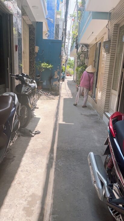 HOT, HOT, CẦN BÁN GẤP NHÀ ĐƯỜNG ĐÔNG HỒ [P4, Q8] DT: 22 M2( 3.5X 7M) CHỈ 2.7 TỶ