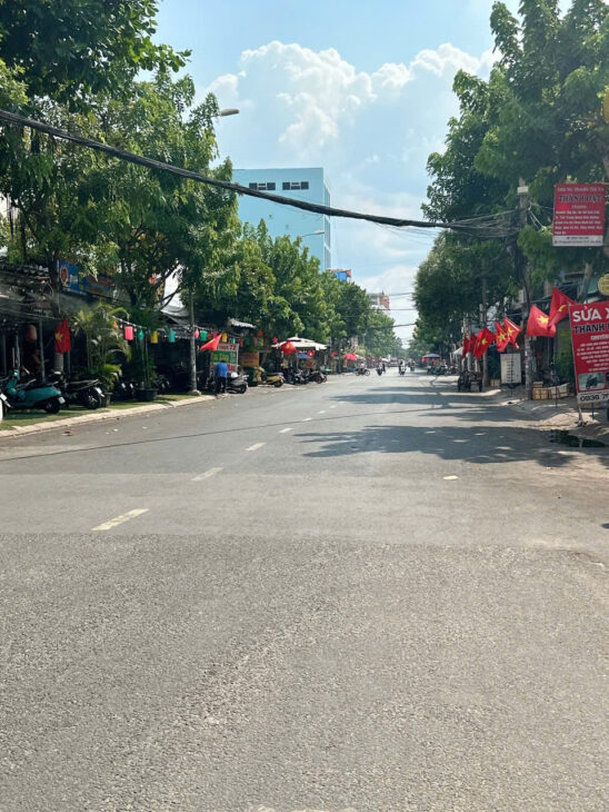 Bán nhà mặt tiền khu BT Đặng Thùy Trâm 5 lầu ngang 5m 120m2 KD đa ngành ngay ĐHVL 27.X tỷ