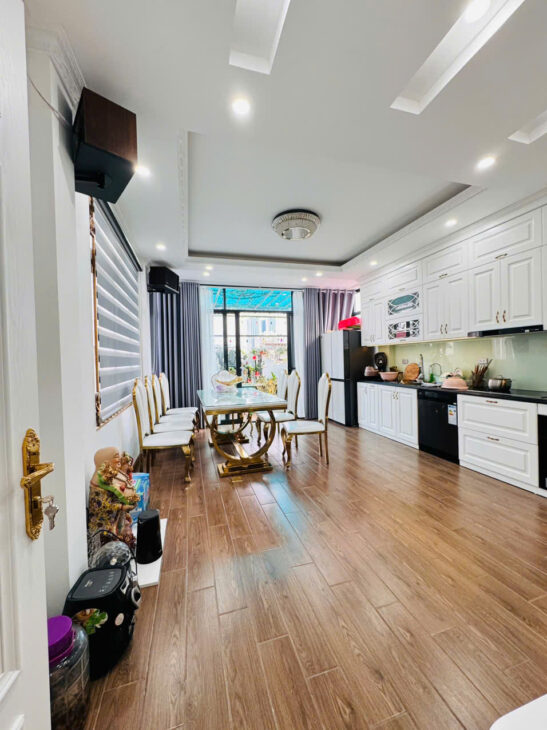 Nhà Bạch Mai 6 tầng dân xây mới, thang máy, oto 7 chỗ vào nhà, lô góc, KD, 23.8 tỷ