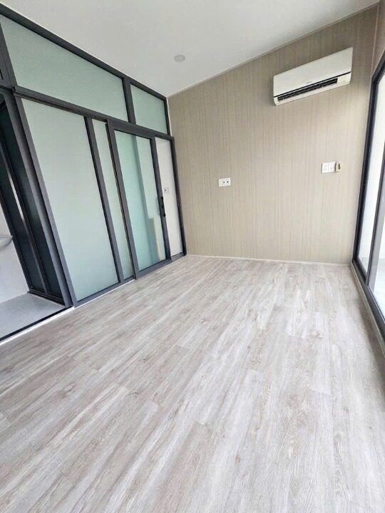 Nhà góc mới 3 tầng sát đường Nguyễn Duy P12Q8. Giá: 3.6 tỷ TL