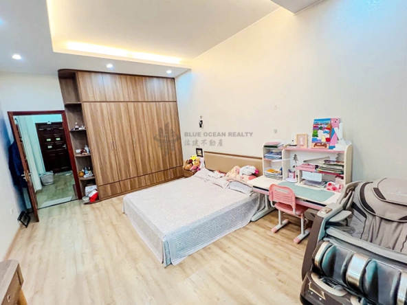 Bán nhà 69m², 4 tầng mặt phố Bùi Xương Trạch, quận Thanh Xuân, nhỉnh 24 tỷ