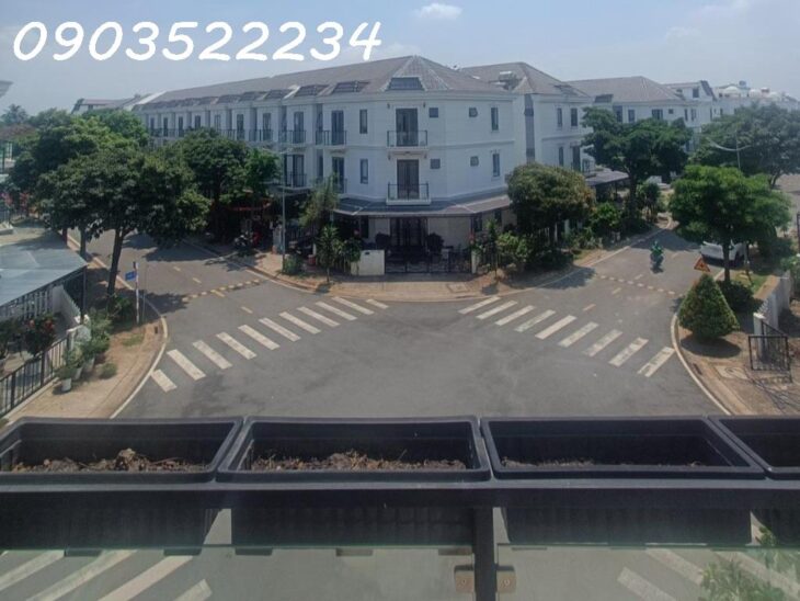 Bán BT 4PN, 5WC, 3 tầng tại Trường Thạnh, Q9, HCM chỉ với 14 tỷ, 122m2 view đẹp