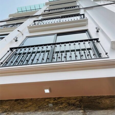 Bán Nhà 7 Tầng Thang Máy – Ngõ 68 Cầu Giấy – 42m² – MT 4m – Trung Tâm – Chỉ 12.2 Tỷ!