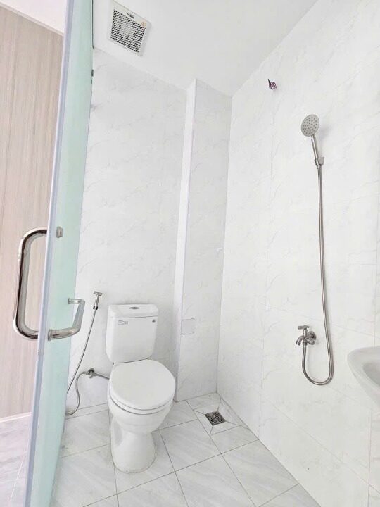 Nhà góc mới 3 tầng sát đường Nguyễn Duy P12Q8. Giá: 3.6 tỷ TL