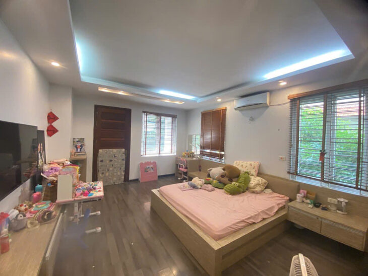 [GẤP] Bán nhanh BT bán đảo Linh Đàm view hồ lộng gió 200 m2 sổ đỏ giá rẻ 46 tỷ