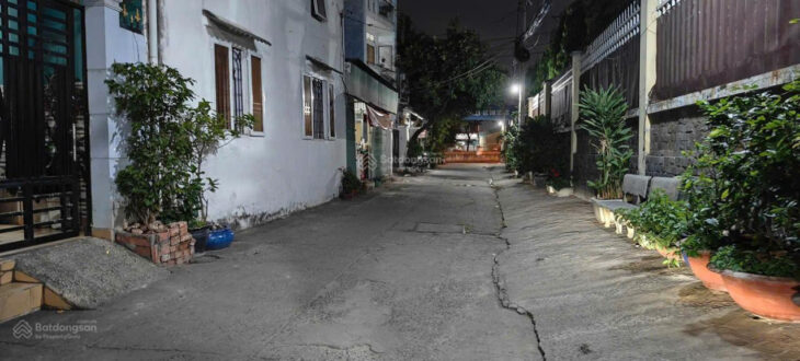 Bán nhà cũ tiện xây mới, 84m2 đường ô tô 8m ngay trước cổng trường THPT Ngô Gia Tự Quận 8 giá 5,6t