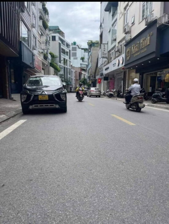 BÁN NHÀ MẶT PHỐ VIP NGUYỄN HY QUANG. ĐỐNG ĐA. 50M2 6 TẦNG MT 5,2M GIÁ 25.9 TỶ- KINH DOANH ĐỈNH CAO