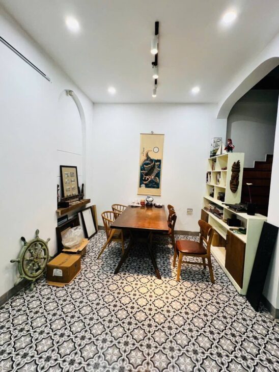 ????????Ngõ to, Nhà dân xây Trần Thái Tông, Cầu Giấy 40m 4T, gần Ô tô, chỉ 8.8 Tỷ