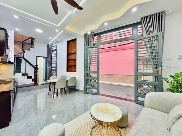 Giá chỉ còn: 7 Tỷ nhỉnh – Cơ hội sở hữu nhà đẹp Phú Nhuận!