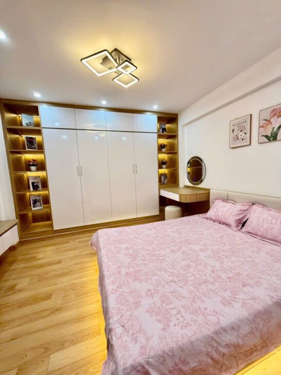 BÁN CĂN HỘ TẬP THỂ BÁCH KHOA, HAI BÀ TRƯNG, SD 75M2, Ô TÔ ĐỖ CHÂN CẦU THANG, FULL NỘI THẤT MỚI, VỀ