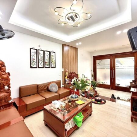 Bán SIÊU PHẨM Ô TÔ ĐỖ CỬA 50 m2 giá 14.4 TỶ tại Thái Thịnh, Đống Đa.