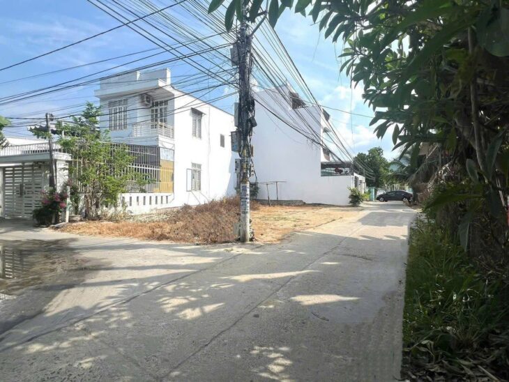 Bán lô góc tại xã Vĩnh Thạnh, Nha Trang . Giá : 2 tỷ 190 triệu